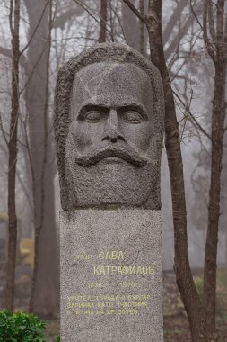 Ulusal kahraman rahip Sava Karamfilov Bulgar şehrin Burgaz deniz bahçesinde yer alan anıt