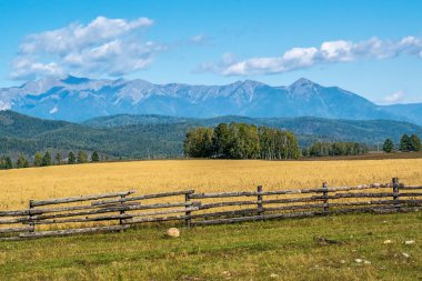 Tunka vadiden Doğu Sayan dağlara görüntülemek