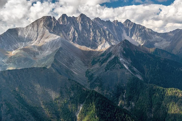 Mt. üç başlı başına görüntülemek — Stok fotoğraf