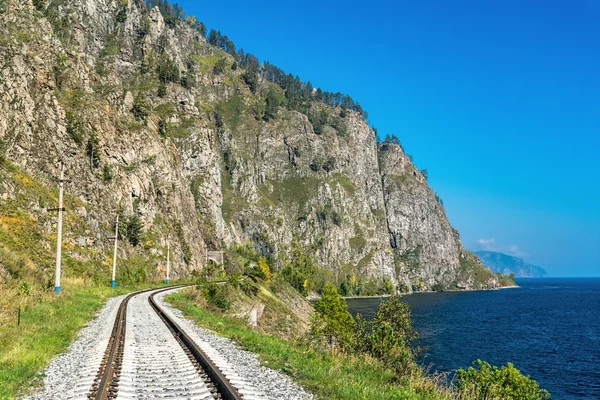 Çevre-Baykal tren sert kayalarda