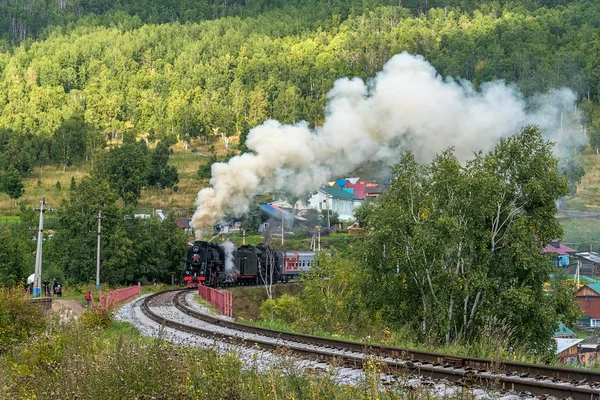 Setembro 1, passeios de trem a vapor na Circum-Baikal Railway — Fotografia de Stock
