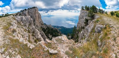 Ai-Petri Yaylası kenarından görüntülemek