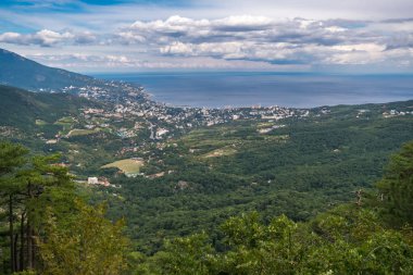 Yalta dağ Ai-Petri üzerinden görünümünü