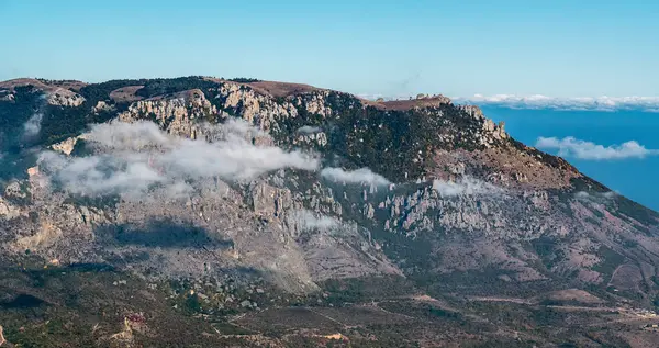 Demerdzhi Dağları'nın görünümü