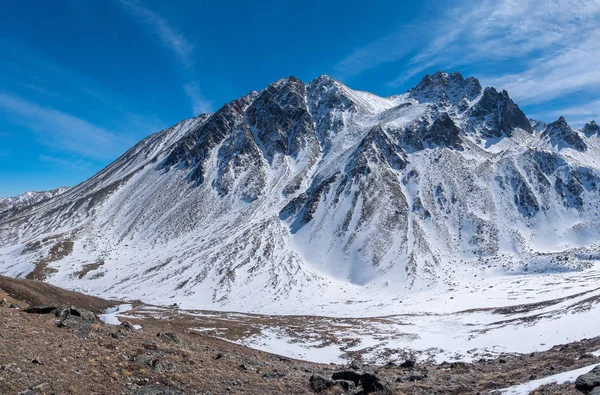 Peak Katka-Dura in the Eastern Sayan Mountains — Stock Photo, Image