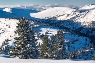 Khamar-Daban ridge görünümünü