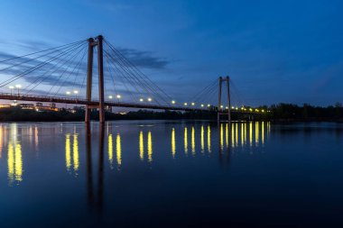 Krasnoyarsk Tatyshev Adası'na Askılı yaya köprüsü
