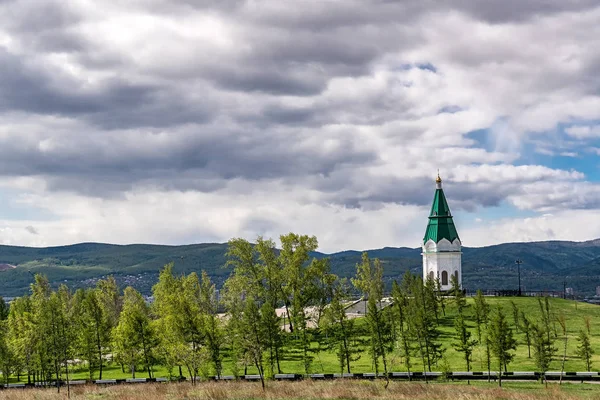 Kaplica Pyatnitsa Piatnicka w góry Karaulnaya w Krasnojarsku — Zdjęcie stockowe