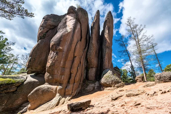 Krasnoyarsk Pillars saklıdır. Tüyler ayağı