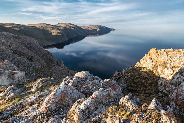 Гарний вигляд Ая затоку, озеро Байкал — стокове фото
