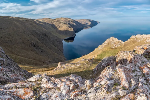Schöne Aussicht auf die aya-Bucht, den Baikalsee — Stockfoto