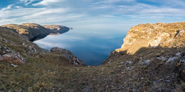 Гарний вигляд Ая затоку, озеро Байкал — стокове фото