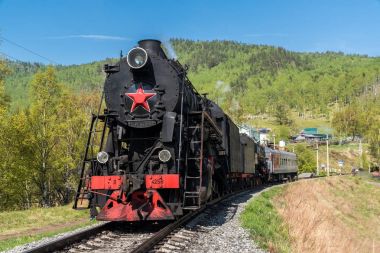 25 Mayıs 2017 lokomotif eski buhar eski Angasolka istasyonu, Deniz Baykal, Rusya Federasyonu duruyor.