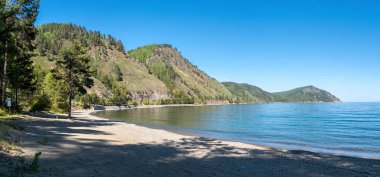 Sandy beach Cape Polovinny adlı
