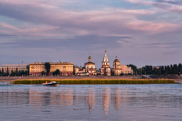 Irkutsk Angara Nehri alt set of görünümü