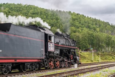 16 Ağustos 2017 turist buhar tren sürmek çevre-Baykal demiryolu, Deniz Baykal, Rusya Federasyonu