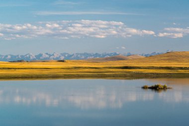 Dohod-Tsagaan-Gölü - Darkhat Vadisi'nde bir göl
