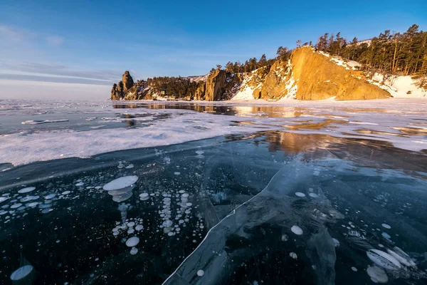 Mattina invernale sul lago Baikal — Foto Stock