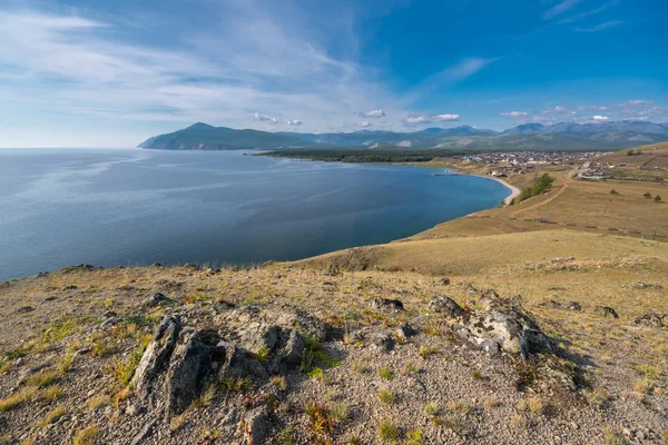 Pemandangan desa Baikal dari gunung di Cape Ludar — Stok Foto