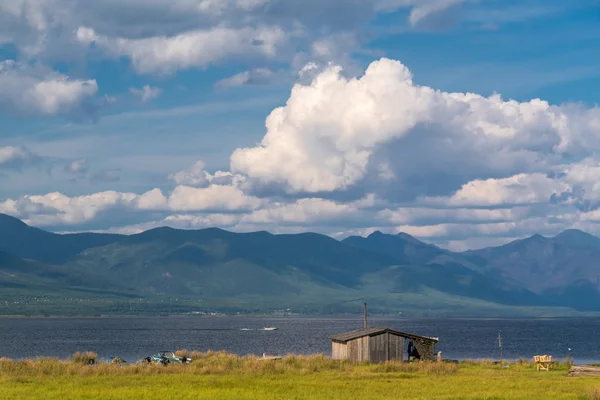Stasiun perahu di mulut Sungai Kichera. Baikal Utara — Stok Foto