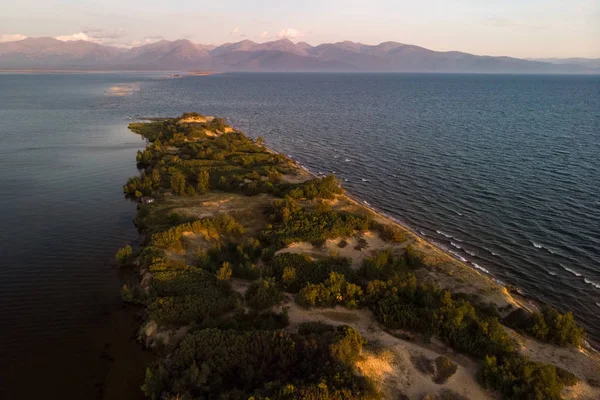 Pemandangan udara pulau Yarki - titik paling utara Danau Baikal — Stok Foto