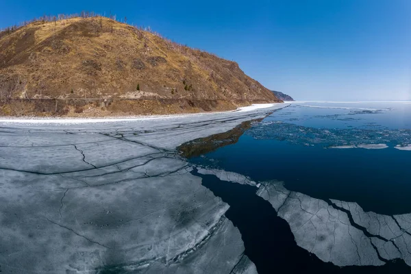 Derretendo Gelo Nas Margens Lago Baikal — Fotografia de Stock