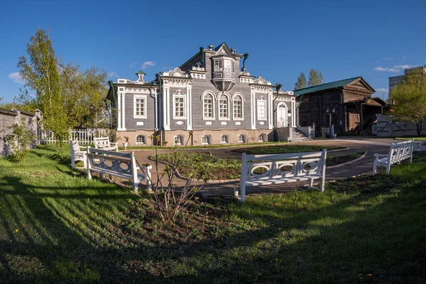 Όμορφο Παλιό Σπίτι Στο Ιρκούτσκ — Φωτογραφία Αρχείου