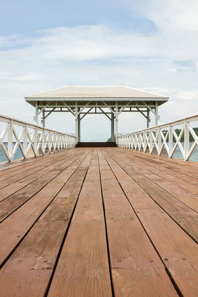 シーチャン島、チョンブリで Asadang Bridge(Pier) — ストック写真