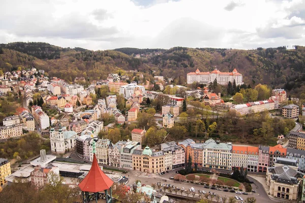 Piękna scena, Karlowe Wary, (Carlsbad), west Bohemia, Republika Czeska — Zdjęcie stockowe