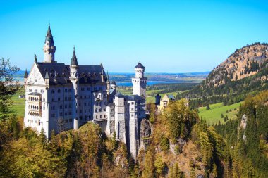 Neuschwanstein Şatosu güneş günü, Almanya