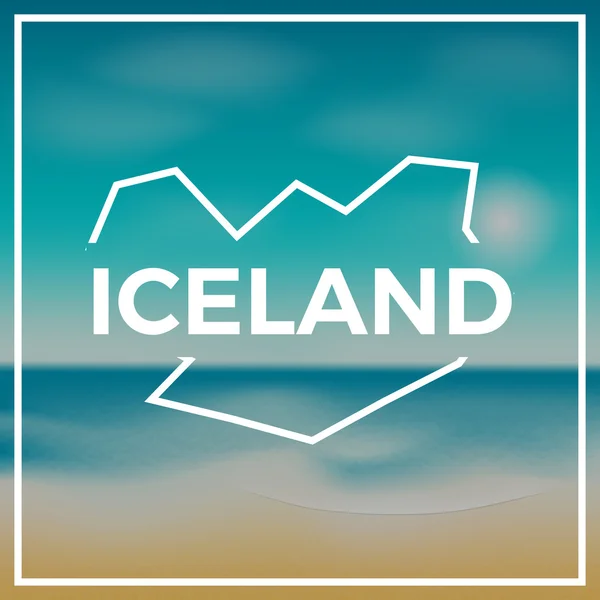 Islandia mapa contorno áspero contra el telón de fondo de la playa y el mar tropical con sol brillante . — Archivo Imágenes Vectoriales