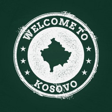 Beyaz tebeşir doku retro damga ile Kosova Cumhuriyeti harita üzerinde yeşil bir yazı tahtası.