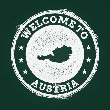 Beyaz tebeşir doku retro damga ile Avusturya Cumhuriyeti harita üzerinde yeşil bir yazı tahtası.