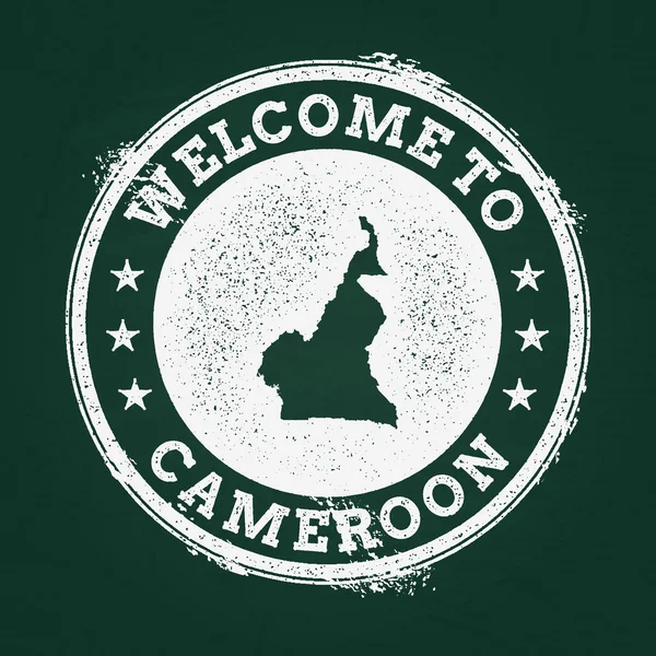 Beyaz tebeşir doku retro damga ile Kamerun Cumhuriyeti harita üzerinde yeşil bir yazı tahtası.