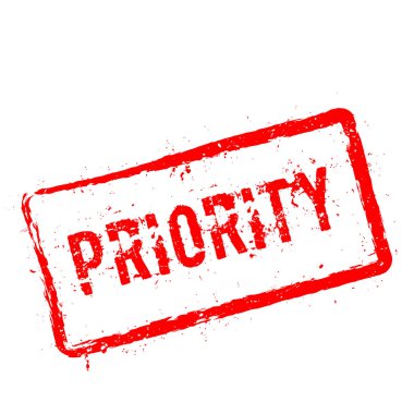 Öncelik kırmızı damga beyaz arka plan üzerinde izole