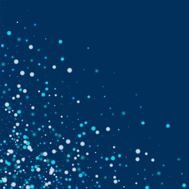 Güzel düşen kar dağınık alt sol köşede güzel yağan kar ile derin mavi