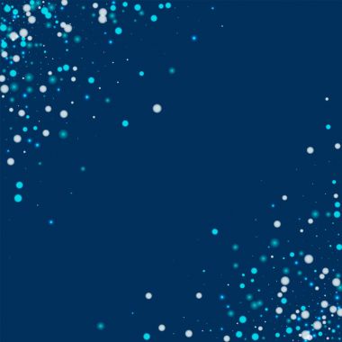 Güzel yağan kar dağılım soyut köşeleri ile güzel yağan kar üzerinde koyu mavi