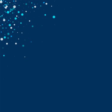 Güzel düşen kar sol sağ köşede güzel yağan kar ile derin mavi arka plan