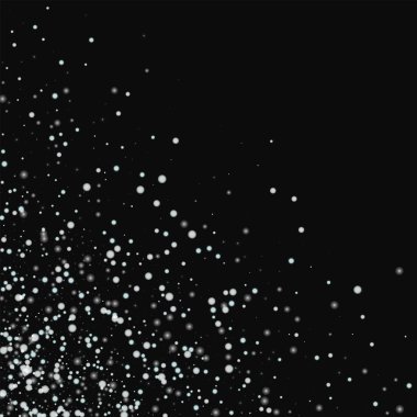 Şaşırtıcı düşen kar dağınık sol alt köşedeki şaşırtıcı yağan kar ile siyah arka plan üzerine