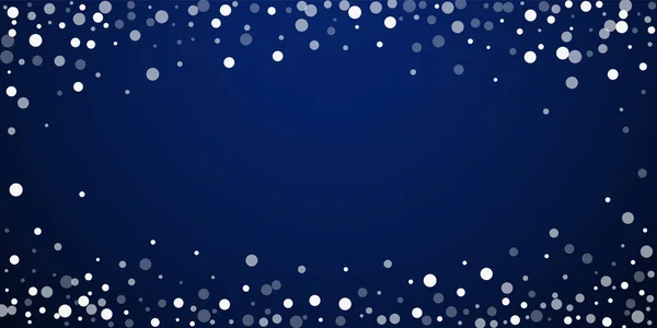 白い点クリスマスの背景。微妙な空飛ぶ雪 — ストックベクタ