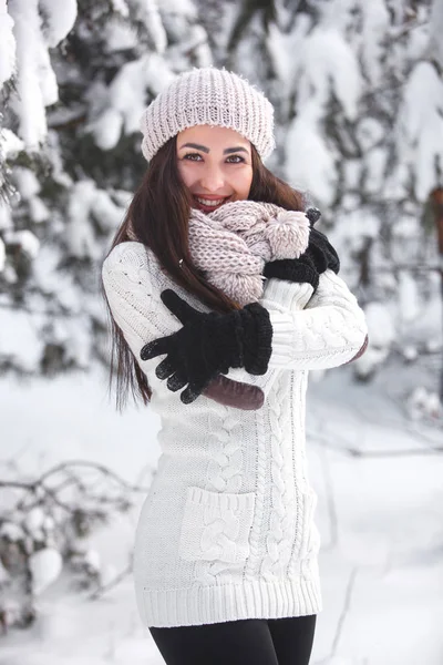 Happy woman on the winter background. — Stock Photo, Image