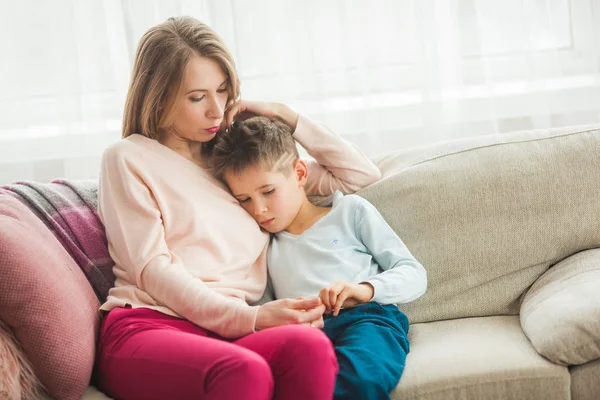 Mother Trying Calming Son Home — Stock Photo, Image