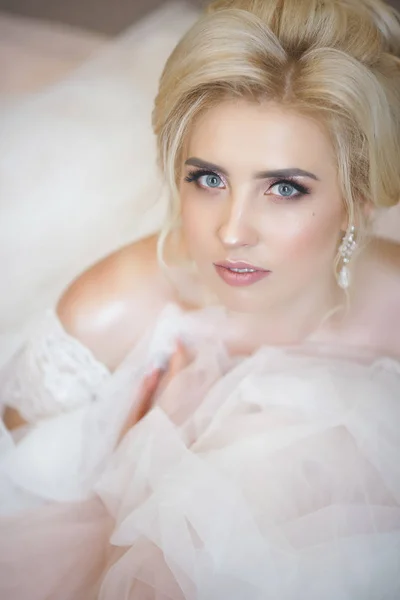 Closeup Portrait Bride Fashionable Makeup — Stock Photo, Image