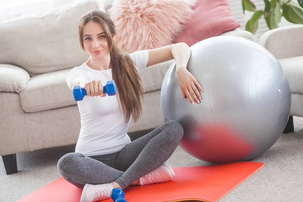 Young Pretty Woman Working Out Home — Stock Photo, Image