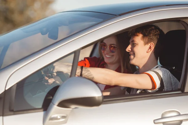 Pretty Young Couple Driving Car Sea Shore Woman Man Having — 스톡 사진