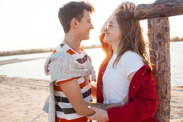 Casal Bonito Divertir Costa Mar Conceito Amor Relacionamento Fundo Romântico — Fotografia de Stock