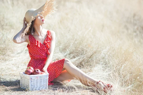 Portrait Young Beautiful Woman Wearing Straw Hat Summer Background Female — 스톡 사진