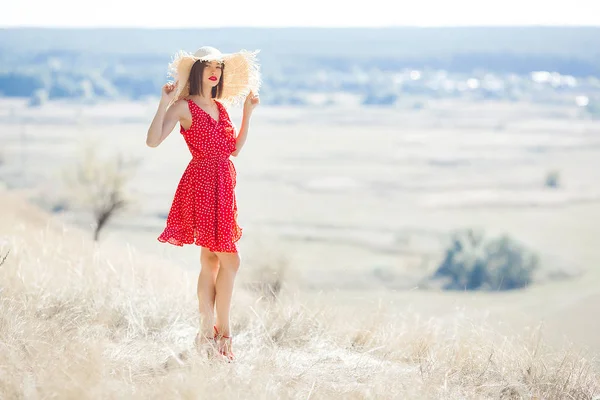 Jolie Jeune Femme Plein Air Sur Fond Naturel Dame Robe — Photo