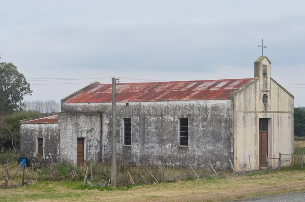 Templo cristiano abandonado. — Foto de Stock