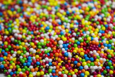 Renkli yenilebilir topları